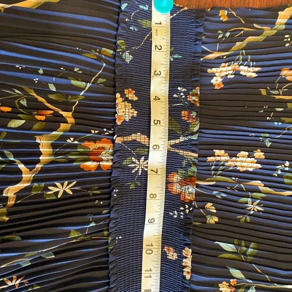 Nanette Lepore Floral Navy Pleated Dress, Size 8 - Picture 5 of 10